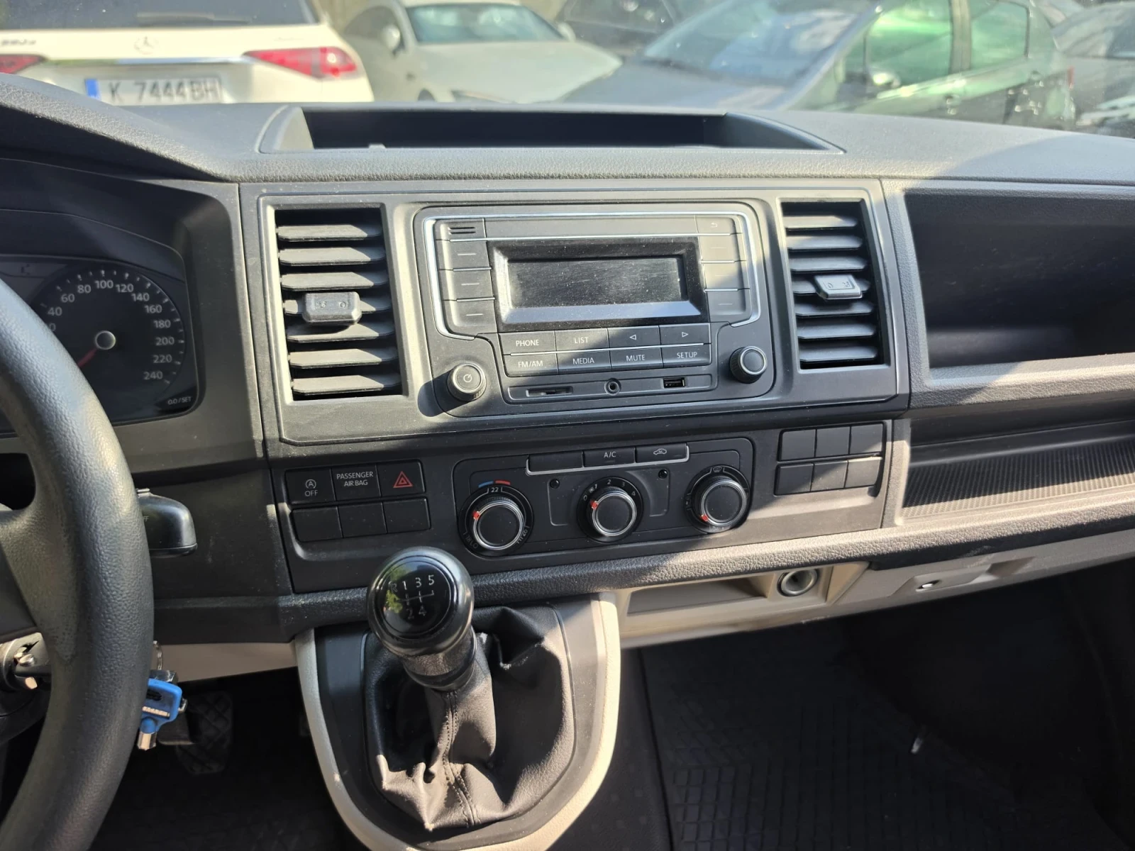 VW Transporter 2.0TDI* KATO NOVA, снимка 6 - Бусове и автобуси - 55375681