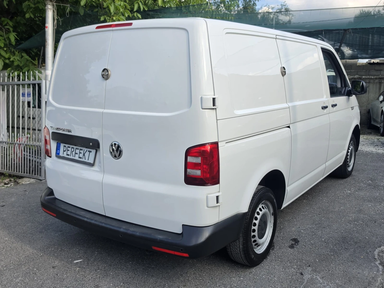 VW Transporter 2.0TDI* KATO NOVA, снимка 4 - Бусове и автобуси - 55375681