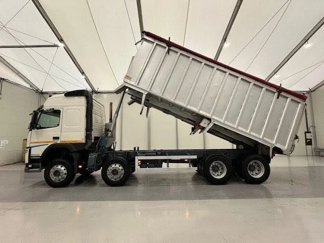 Volvo Fm 8x4  ЗЪРНОВОЗ , снимка 13 - Камиони - 55269652