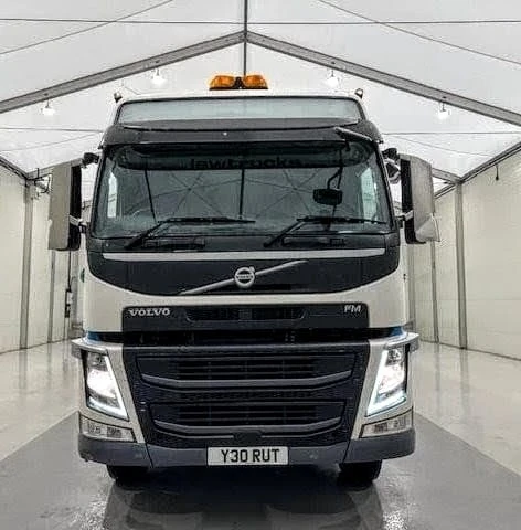 Volvo Fm 8x4  ЗЪРНОВОЗ , снимка 15 - Камиони - 55269652