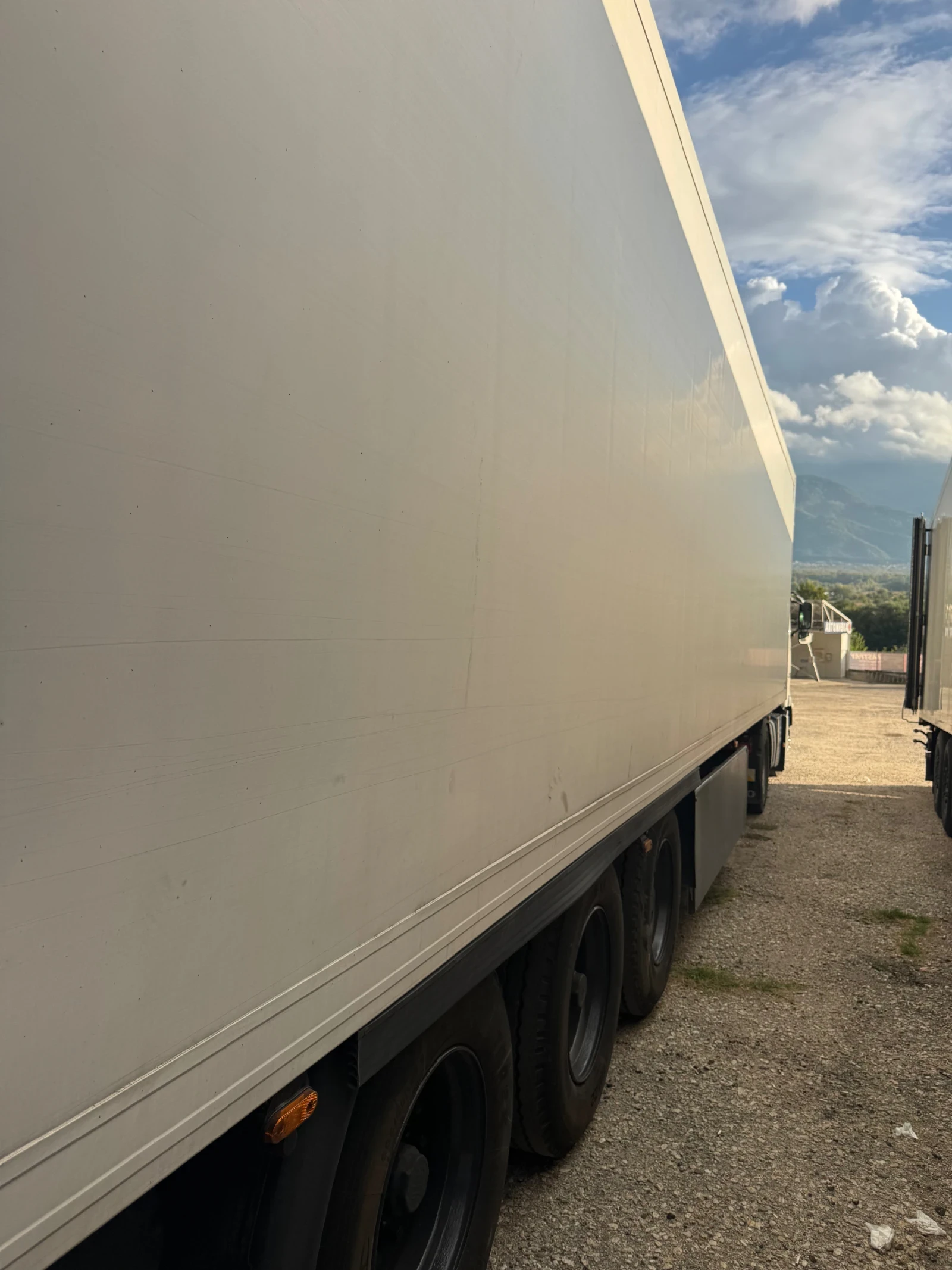 ����������� LeciTrailer | Mobile.bg � ����������� 2