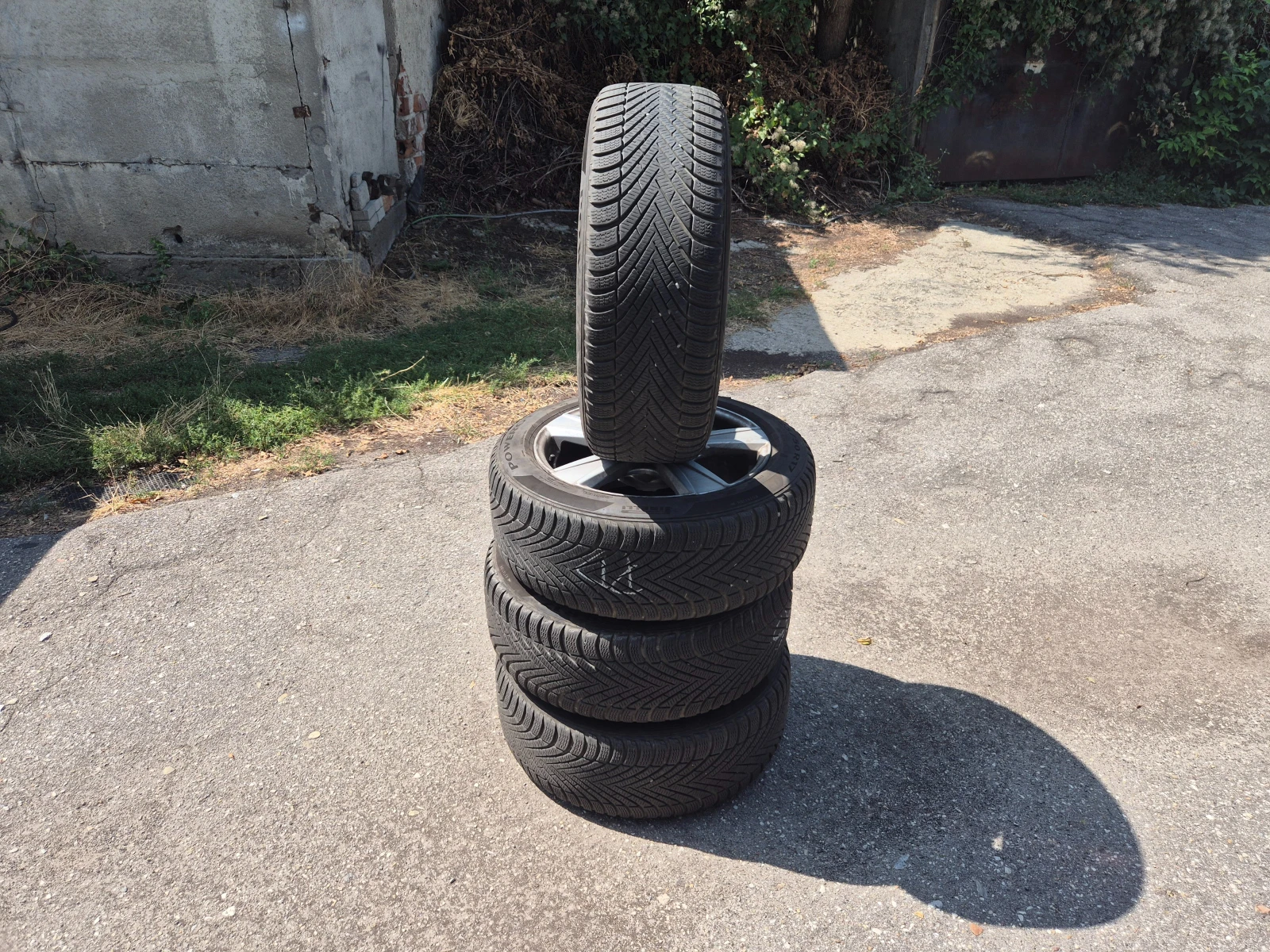 Гуми с джанти Pirelli 225/50R17, снимка 3 - Гуми и джанти - 55890459