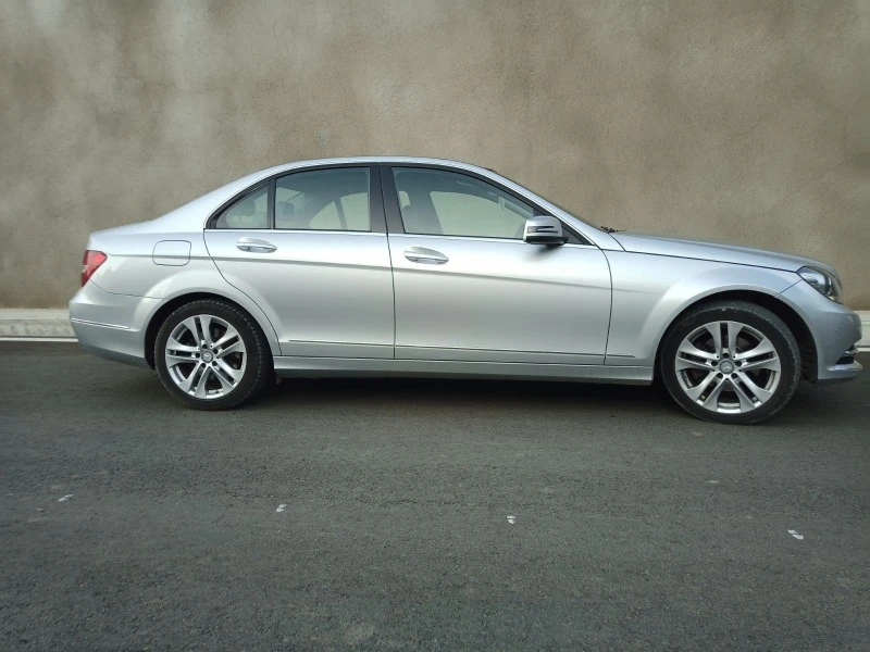 Mercedes-Benz C 220, снимка 2 - Автомобили и джипове - 47083500