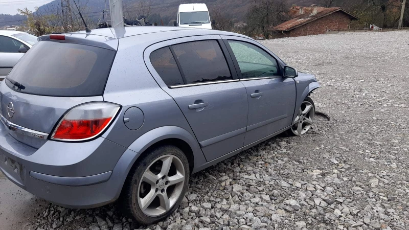 Opel Astra 1, 7, снимка 4 - Автомобили и джипове - 47978657