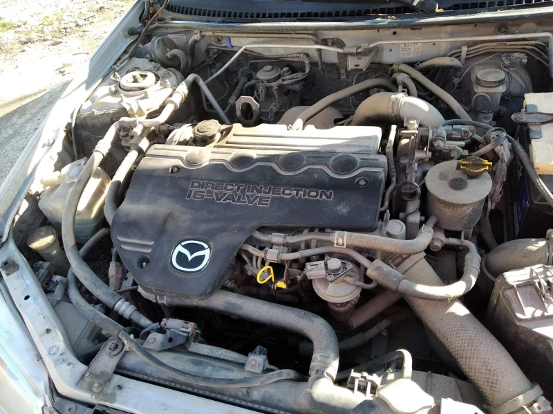 Mazda 323 F 2.0, снимка 11 - Автомобили и джипове - 48266686