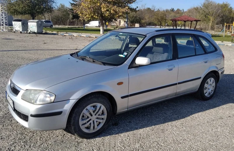 Mazda 323 F 2.0, снимка 1 - Автомобили и джипове - 48266686