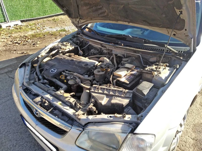 Mazda 323 F 2.0, снимка 10 - Автомобили и джипове - 48266686