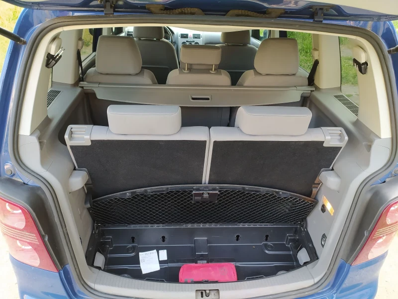 VW Touran 1.4 Turbo 6+ 1 TRENDLINE , снимка 9 - Автомобили и джипове - 51156634