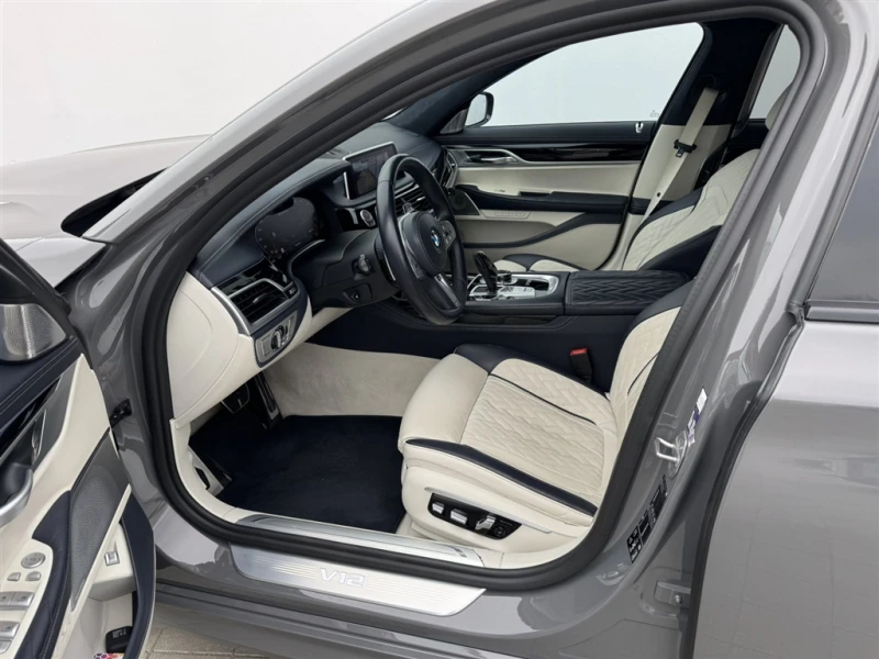 BMW 760 xDrive Sedan, снимка 7 - Автомобили и джипове - 51759665
