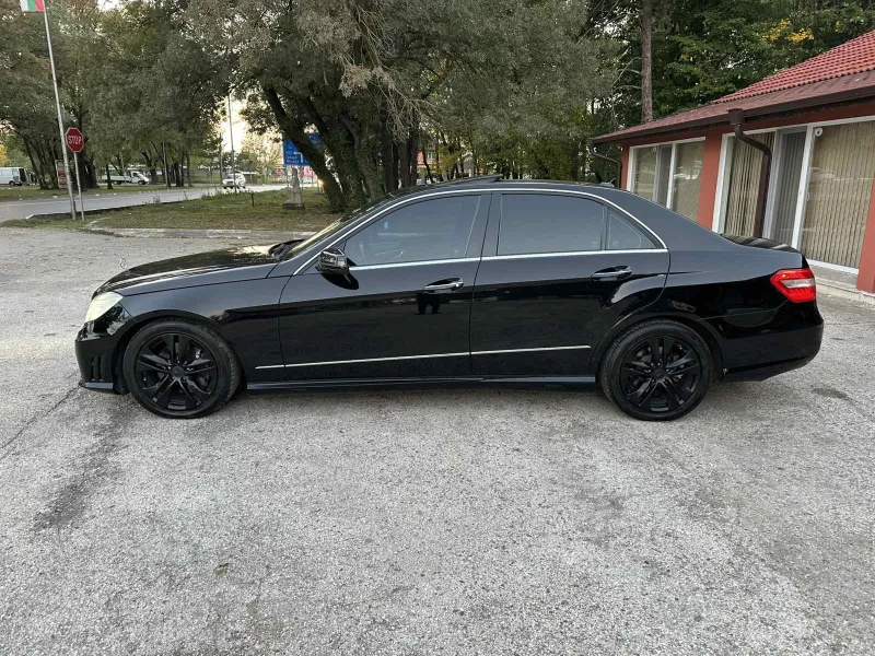 Mercedes-Benz E 350 AMG HK KEYLESS , снимка 3 - Автомобили и джипове - 52284617