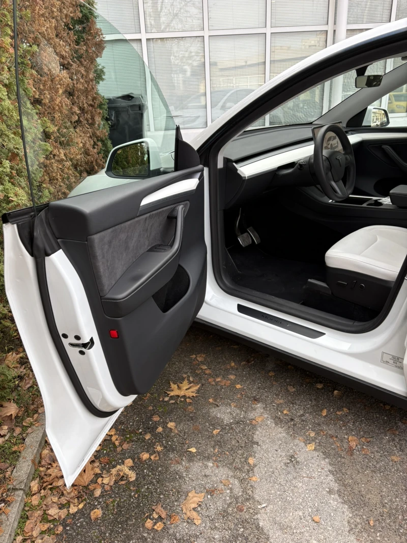 Tesla Model Y Long range Giga Berlin НАЛИЧНА!, снимка 7 - Автомобили и джипове - 52486654