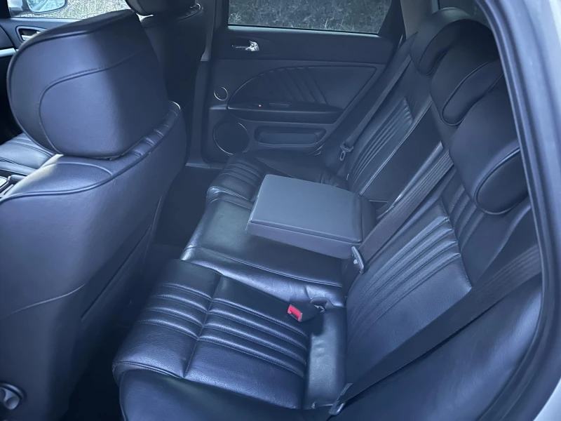 Alfa Romeo 159 sportwagon 2.4 JTDm, снимка 11 - Автомобили и джипове - 53209658