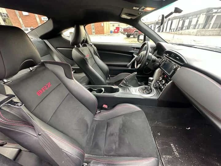 Subaru BRZ * Sport tech RS* ПОДГРЕВ* KEYLESS* , снимка 12 - Автомобили и джипове - 54165282