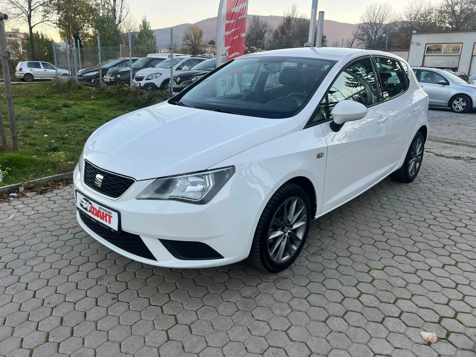 Seat Ibiza 1.2i/КОЖА/EURO.5B, снимка 1