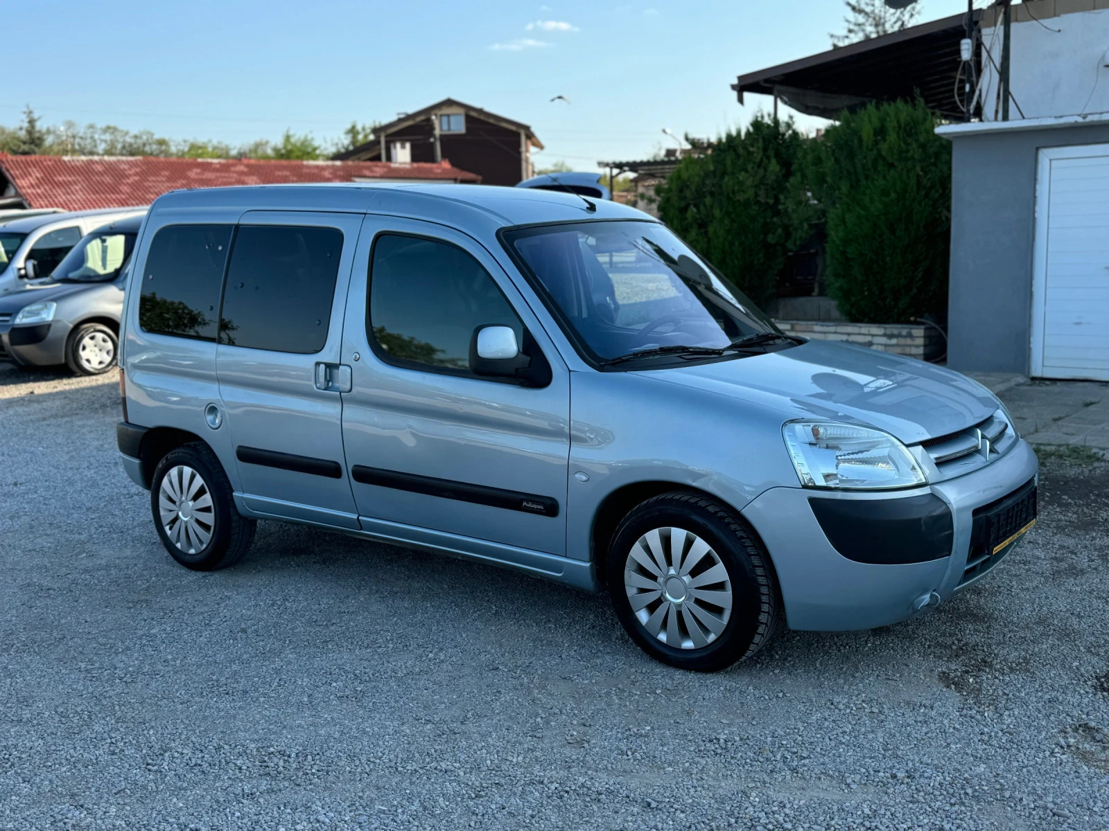 Citroen Berlingo 1.6i 109кс КЛИМАТИК 4-врати  - изображение 6