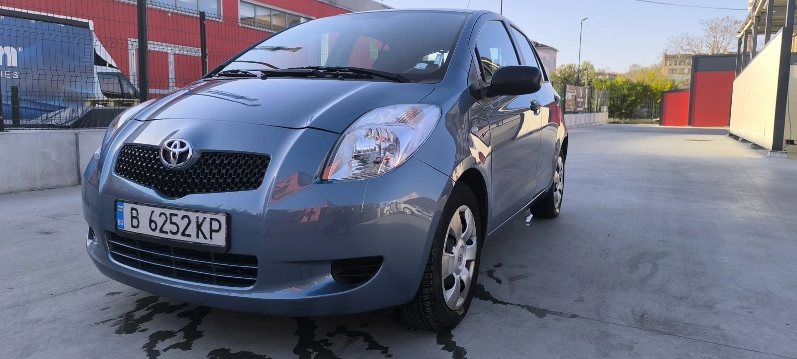 Toyota Yaris 1.0 vvti 1.4D4 - изображение 2