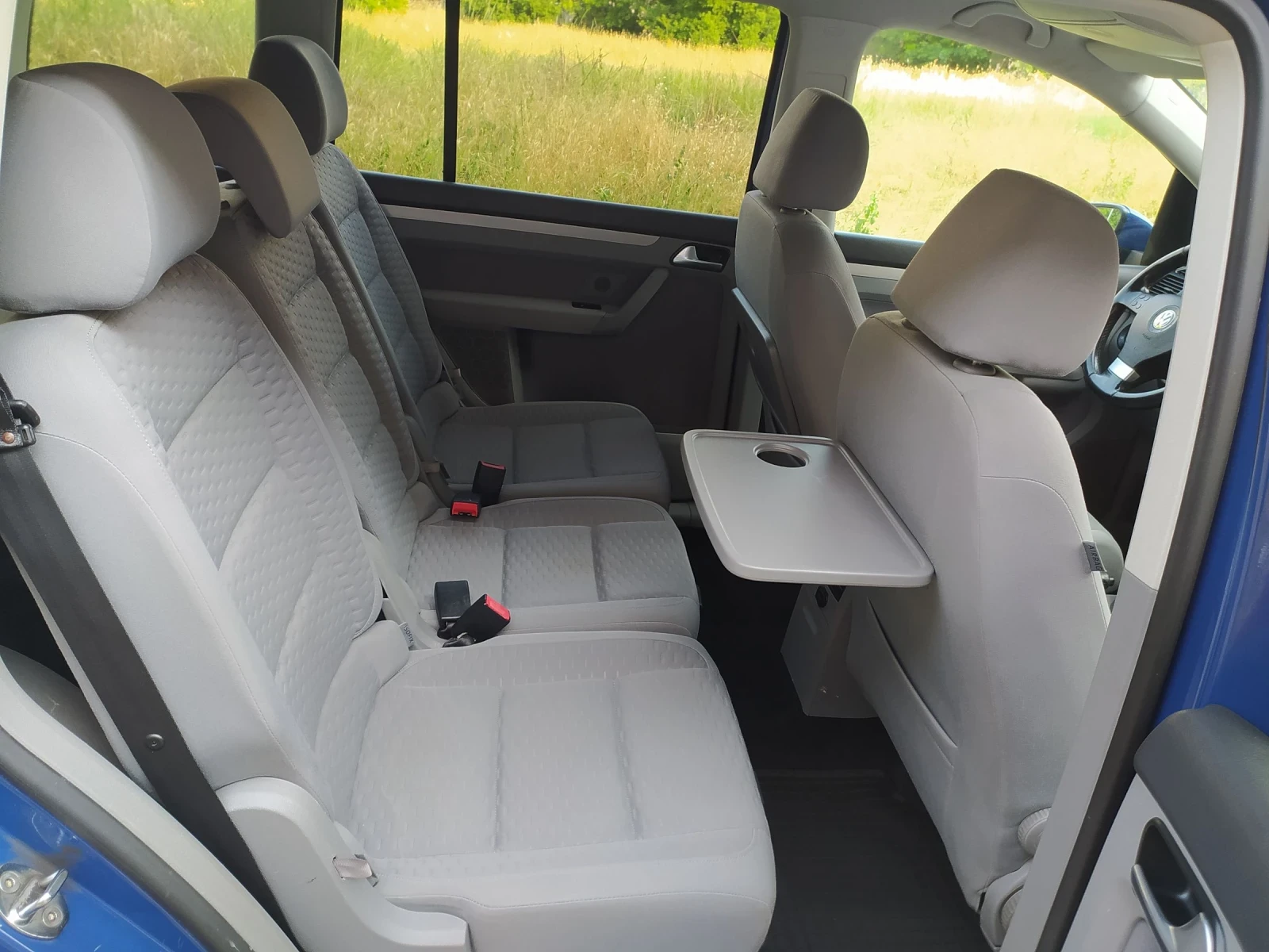 VW Touran 1.4 Turbo 6+ 1 TRENDLINE  | Mobile.bg — изображение 13