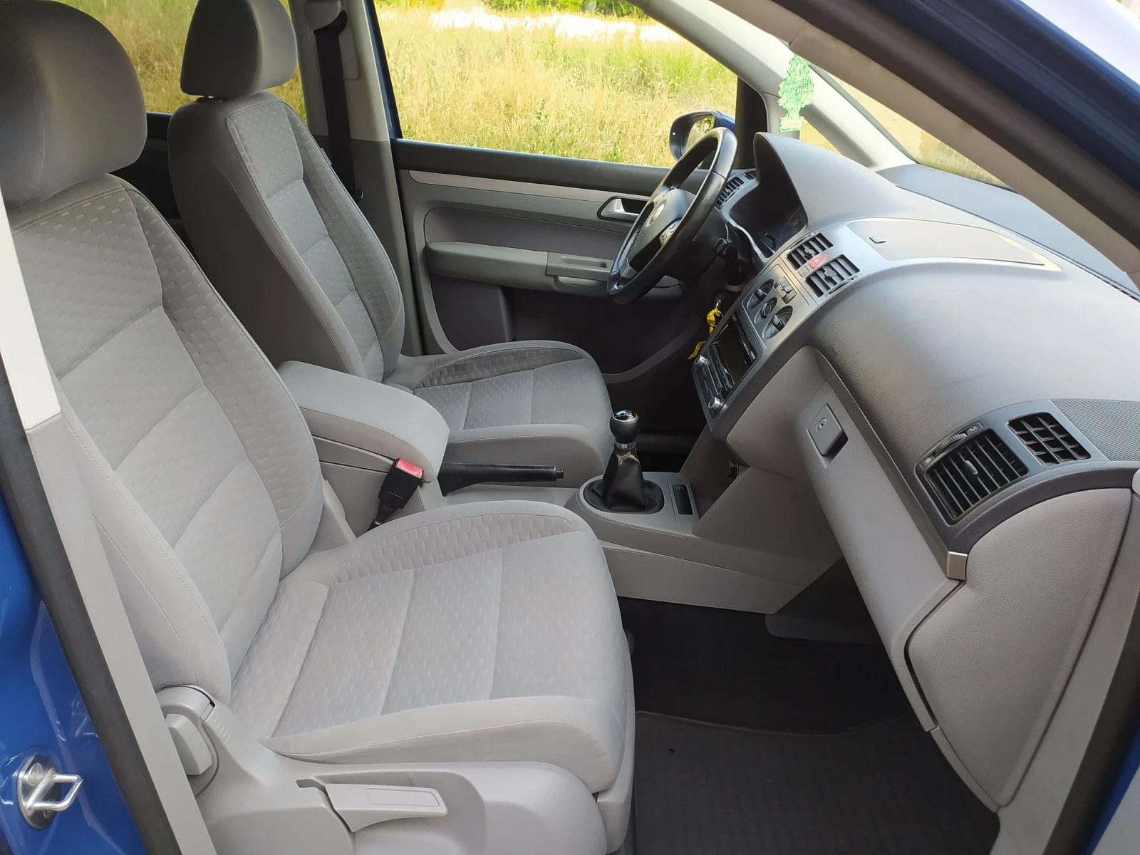 VW Touran 1.4 Turbo 6+ 1 TRENDLINE  | Mobile.bg — изображение 12