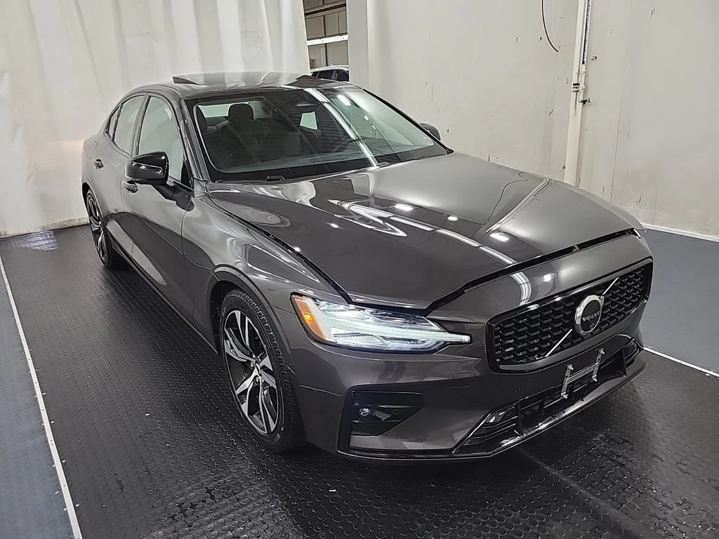 Volvo S60  - изображение 2