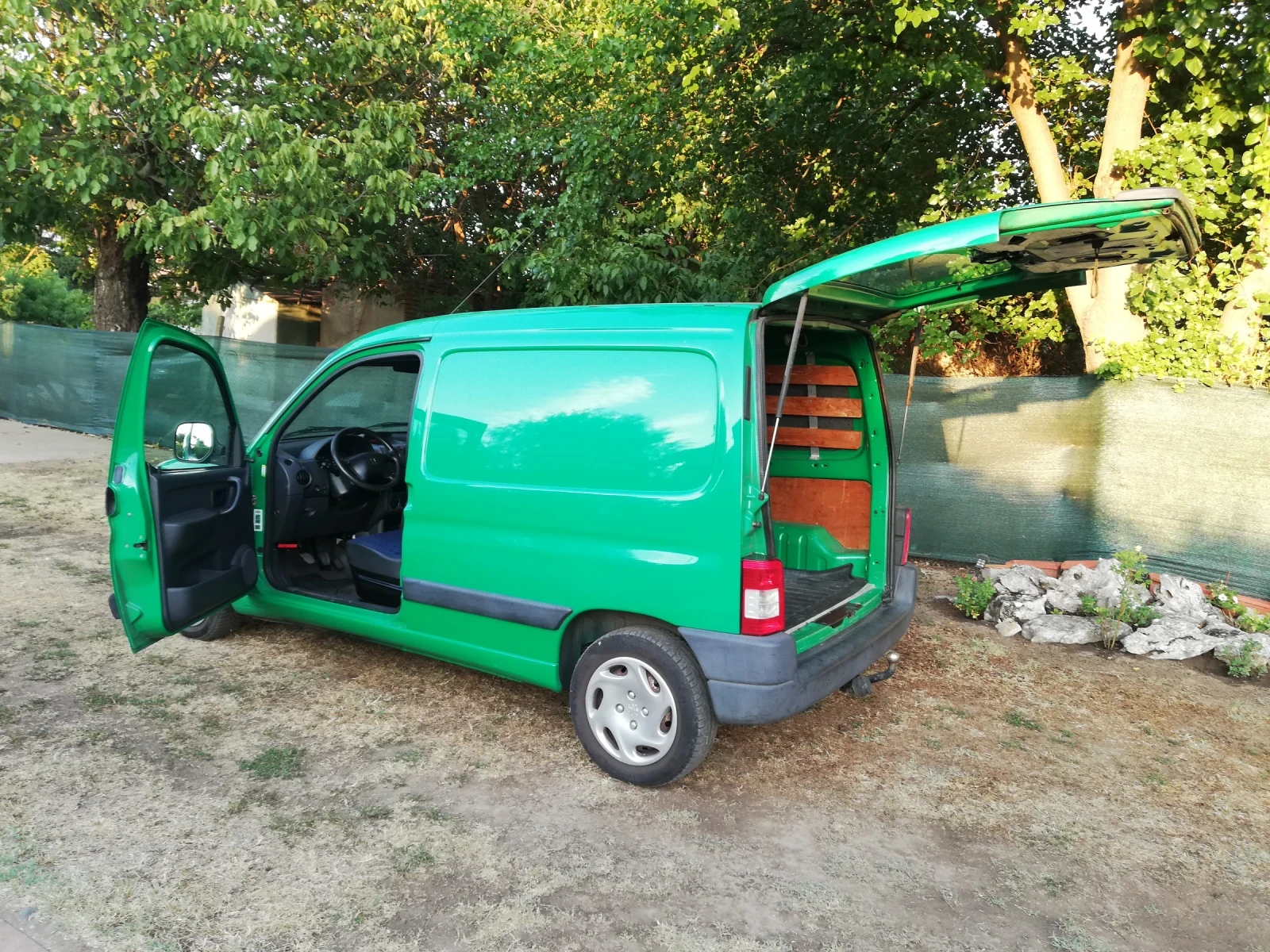 Peugeot Partner КЛИМАТИК 1.6 HDI 90к.с  | Mobile.bg — изображение 11