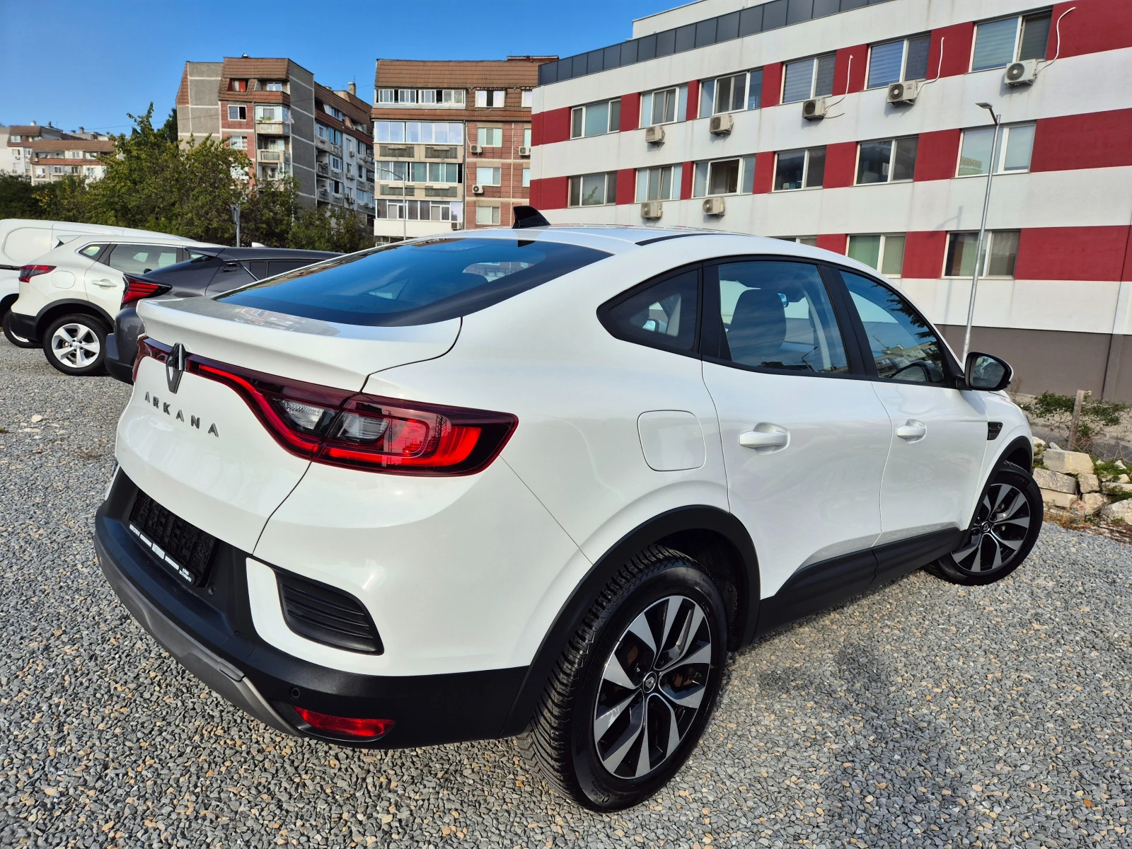 Renault Arkana 1.3 TCe -MILD HIBRID - изображение 2