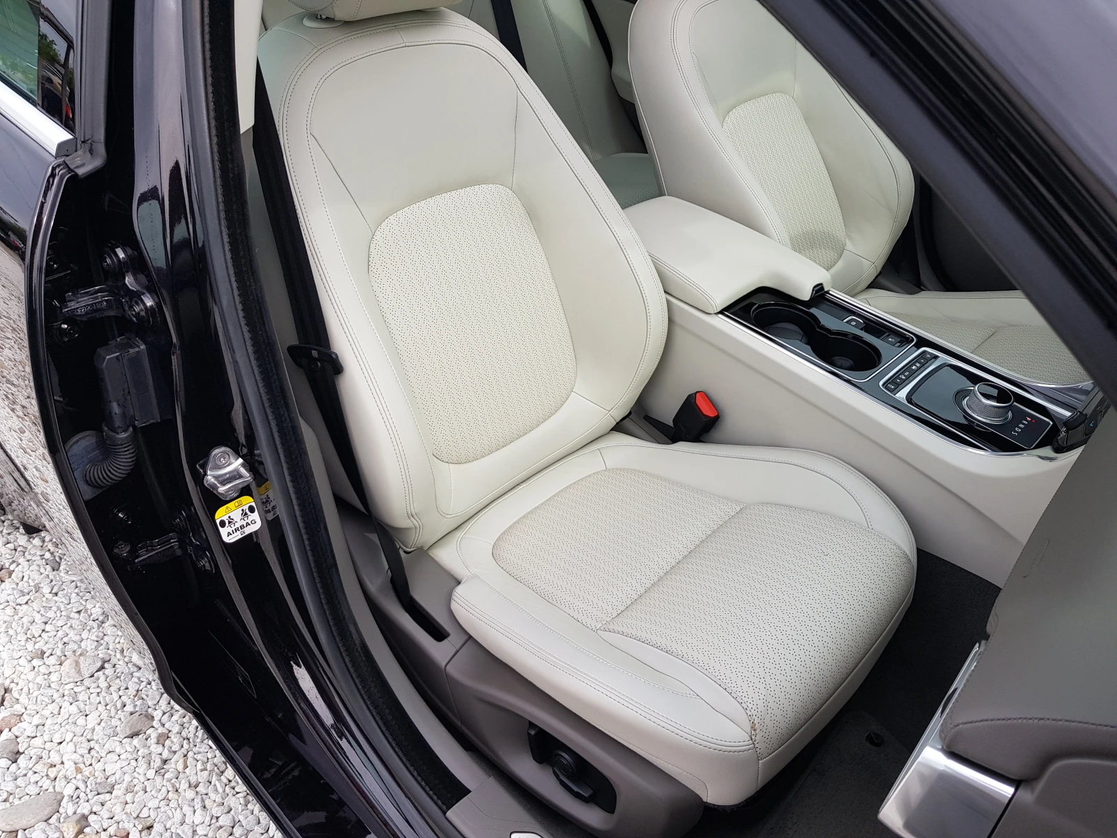 Jaguar XE 2.0D-180 .. EURO 6B 163 542   | Mobile.bg   11