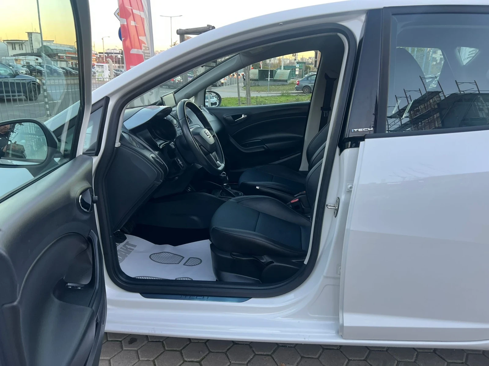 Seat Ibiza 1.2i/КОЖА/EURO.5B - изображение 7