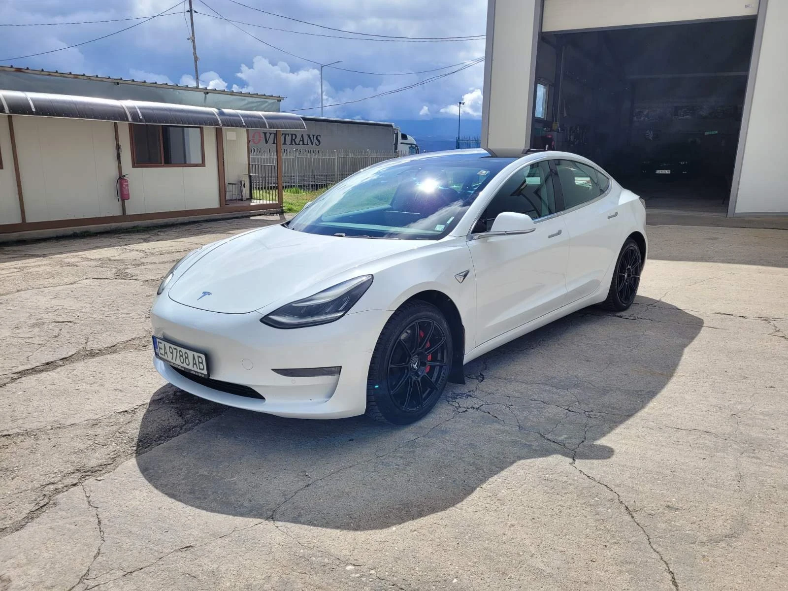 Tesla Model 3, снимка 13 - Автомобили и джипове - 54092308