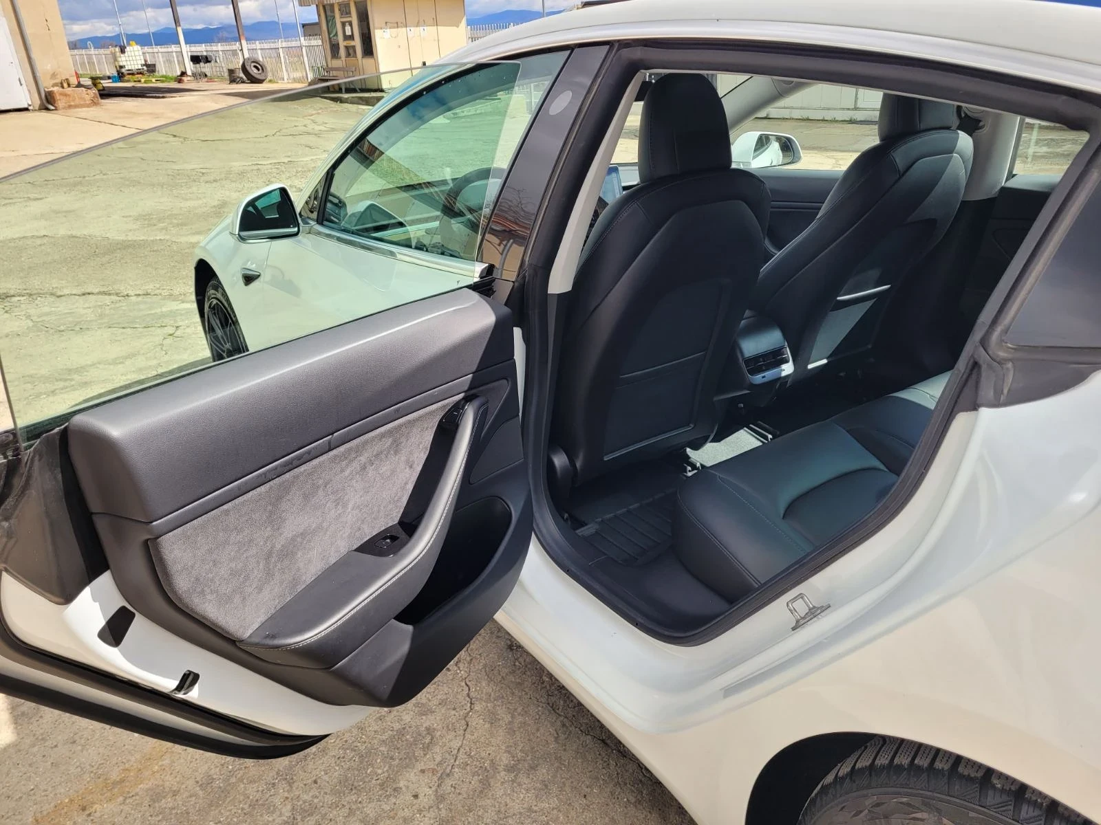 Tesla Model 3, снимка 2 - Автомобили и джипове - 54092308