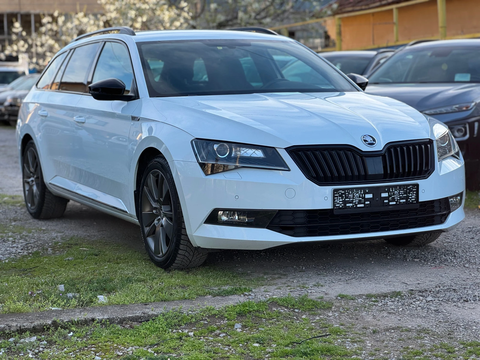 Skoda Superb 2.0TDI* Sport Line* DSG, снимка 3 - Автомобили и джипове - 54117761