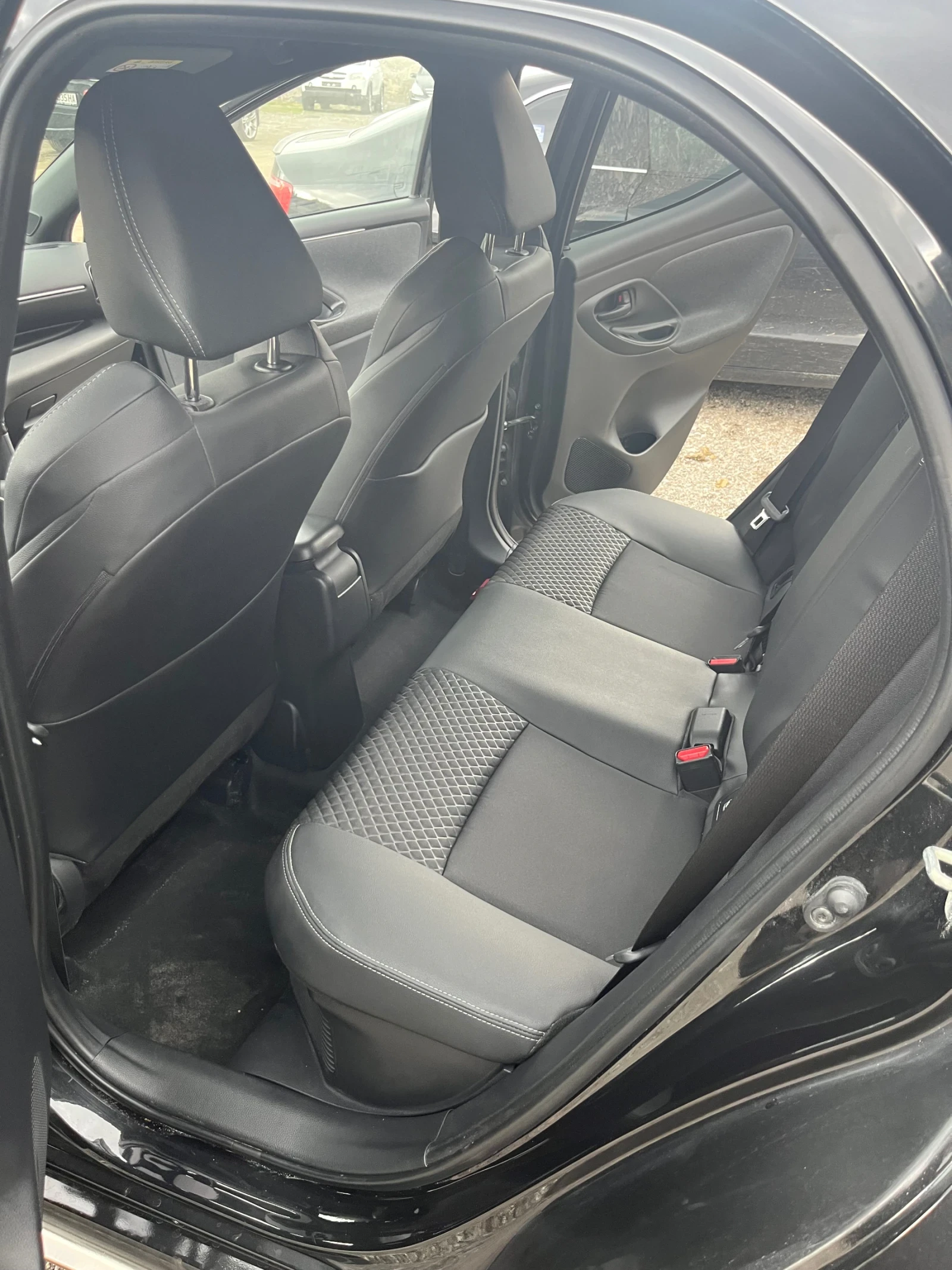 Toyota Yaris, снимка 7 - Автомобили и джипове - 54543566