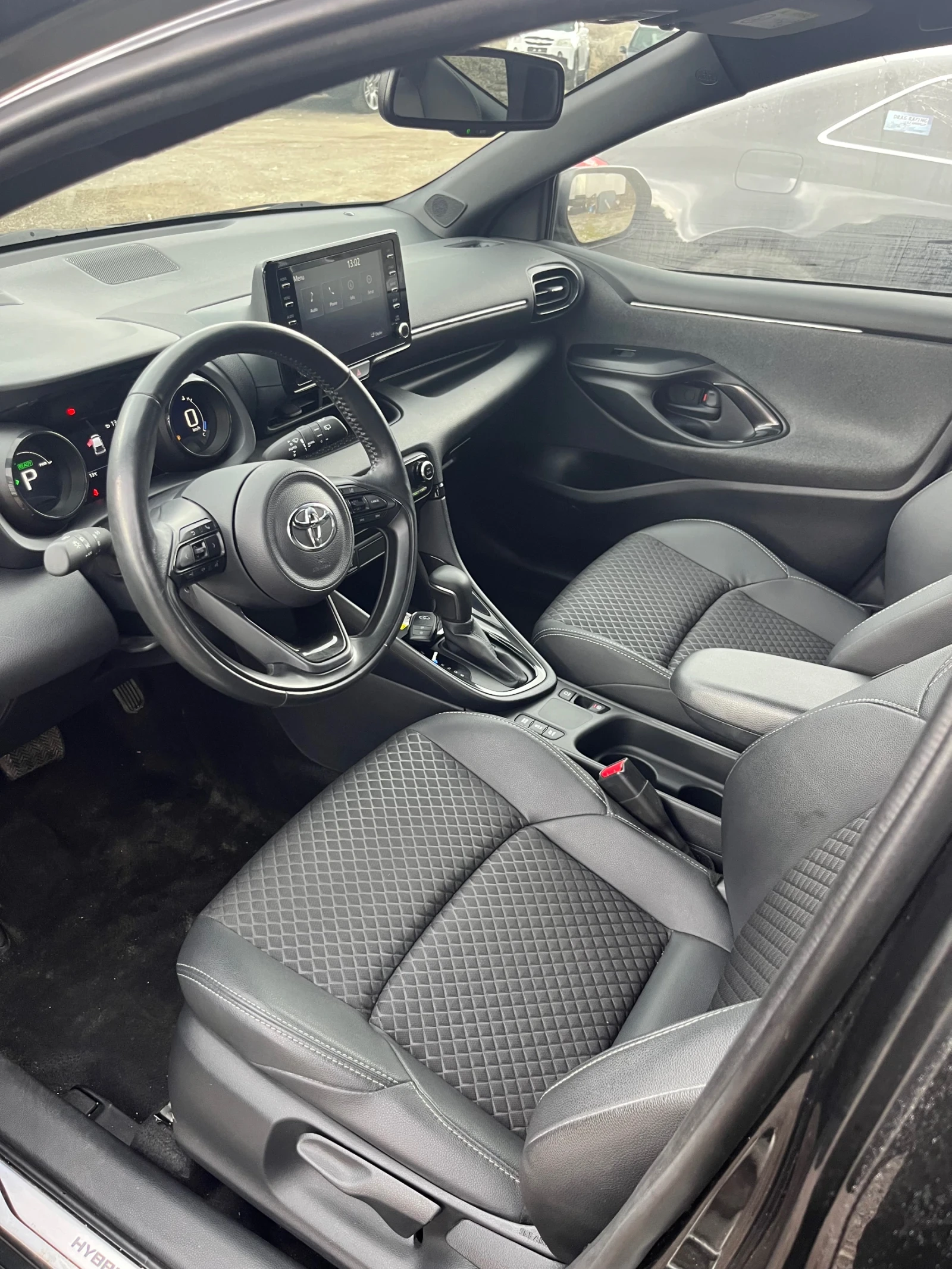 Toyota Yaris, снимка 6 - Автомобили и джипове - 54543566