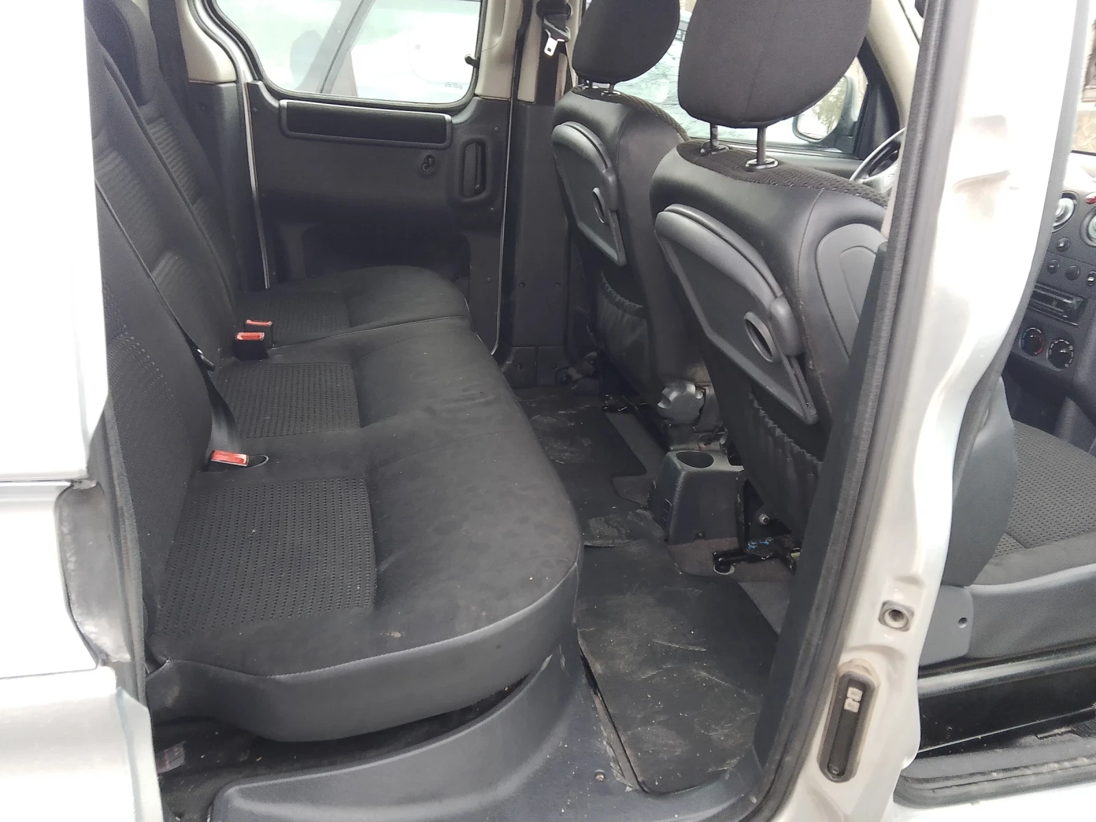 Citroen Berlingo 1600, снимка 7 - Автомобили и джипове - 54770503