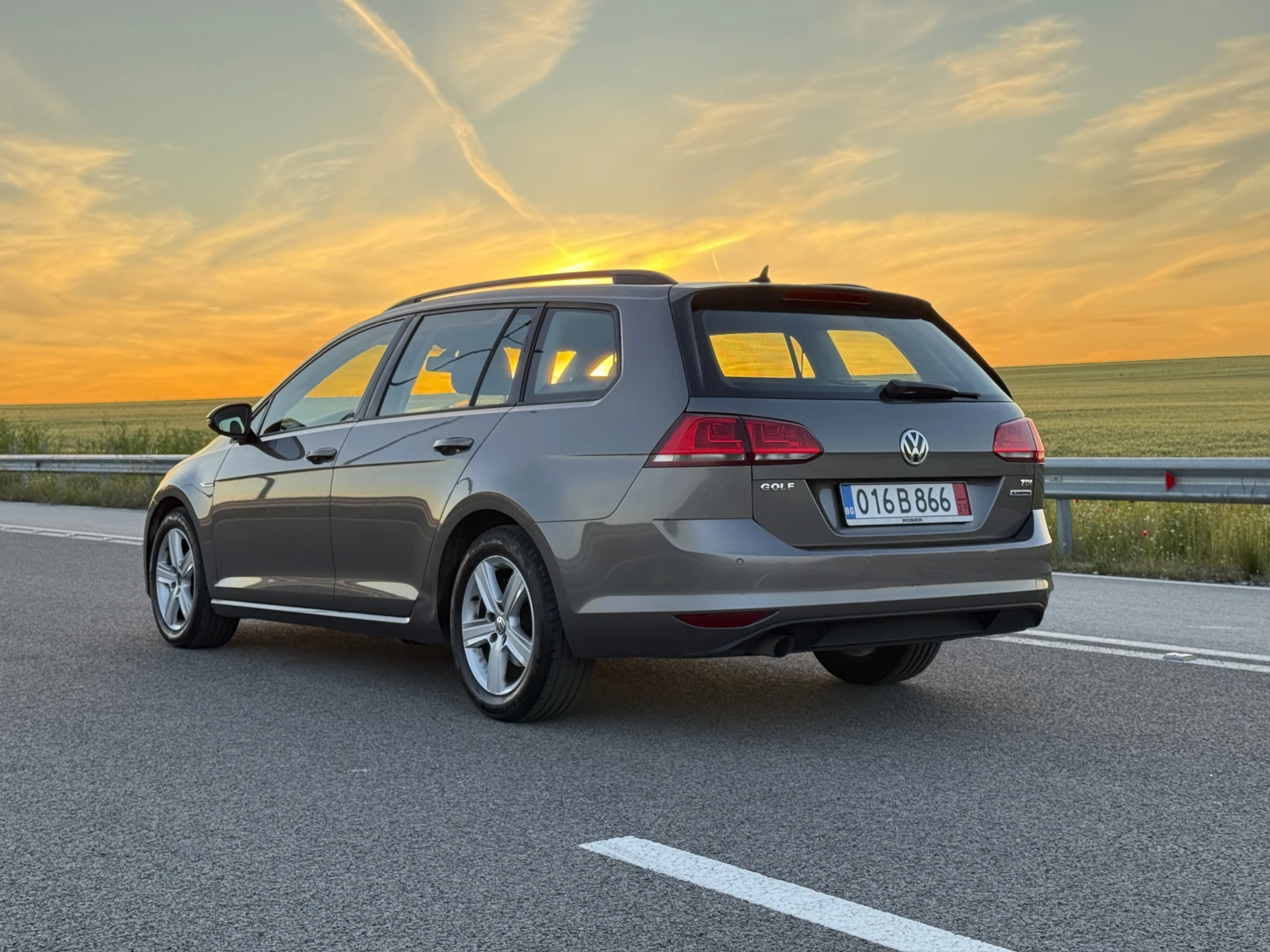 VW Golf 1.6TDI РЪЧКА, ПОДГРЕВ, СТАРТ СТОП110hp, снимка 9 - Автомобили и джипове - 54715498