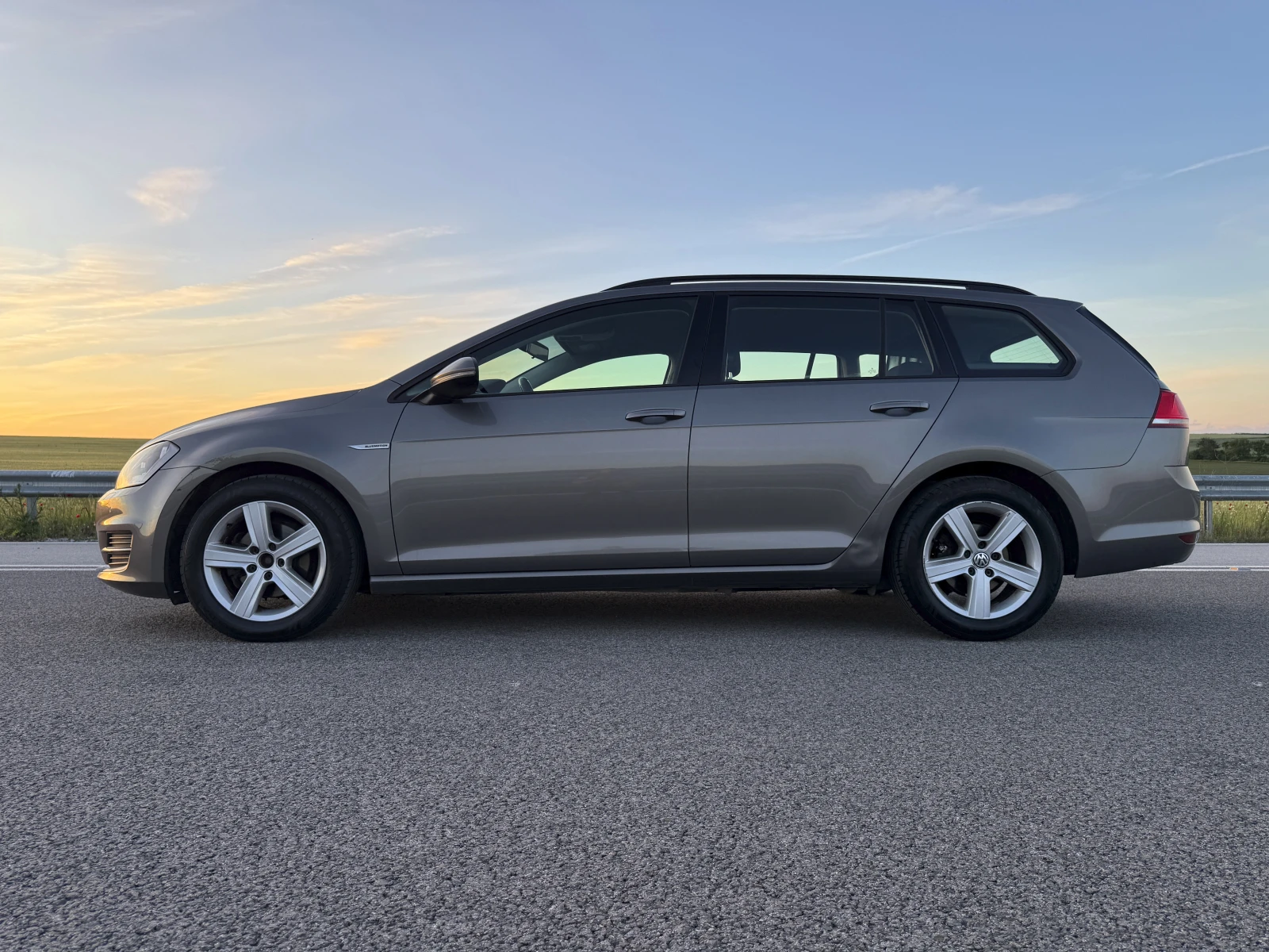 VW Golf 1.6TDI РЪЧКА, ПОДГРЕВ, СТАРТ СТОП110hp, снимка 4 - Автомобили и джипове - 54715498