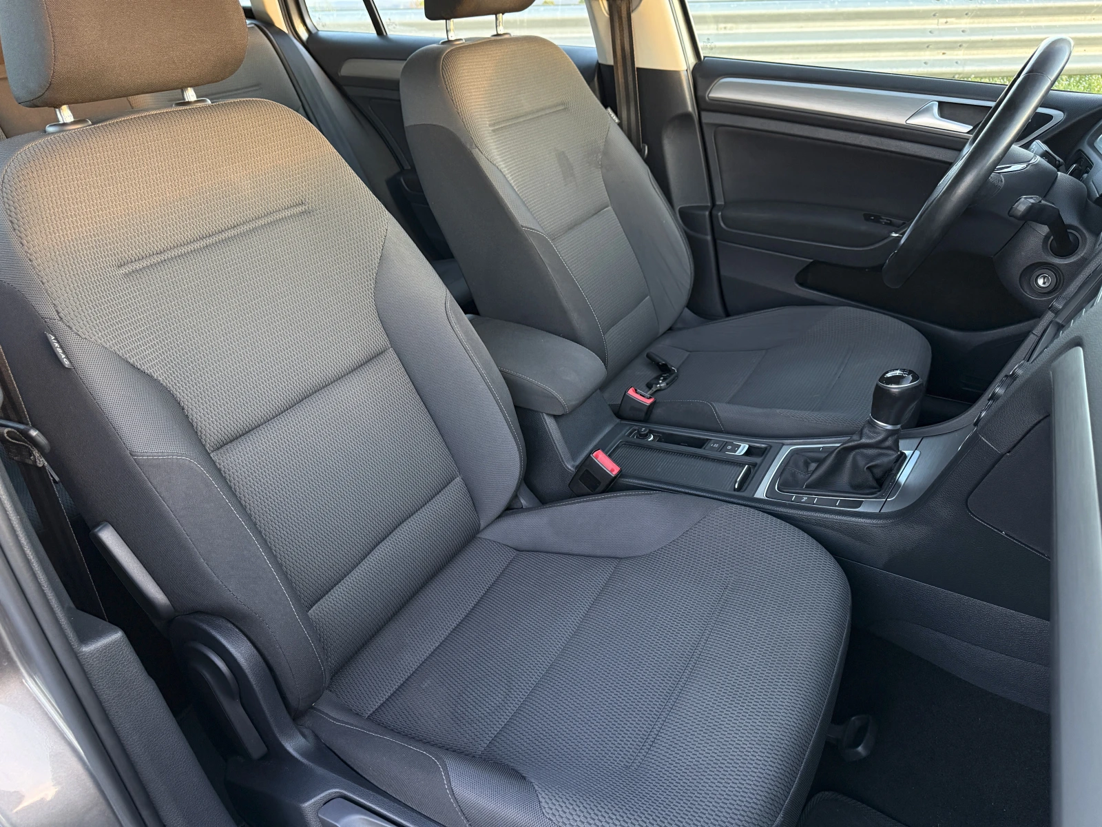 VW Golf 1.6TDI РЪЧКА, ПОДГРЕВ, СТАРТ СТОП110hp, снимка 11 - Автомобили и джипове - 54715498