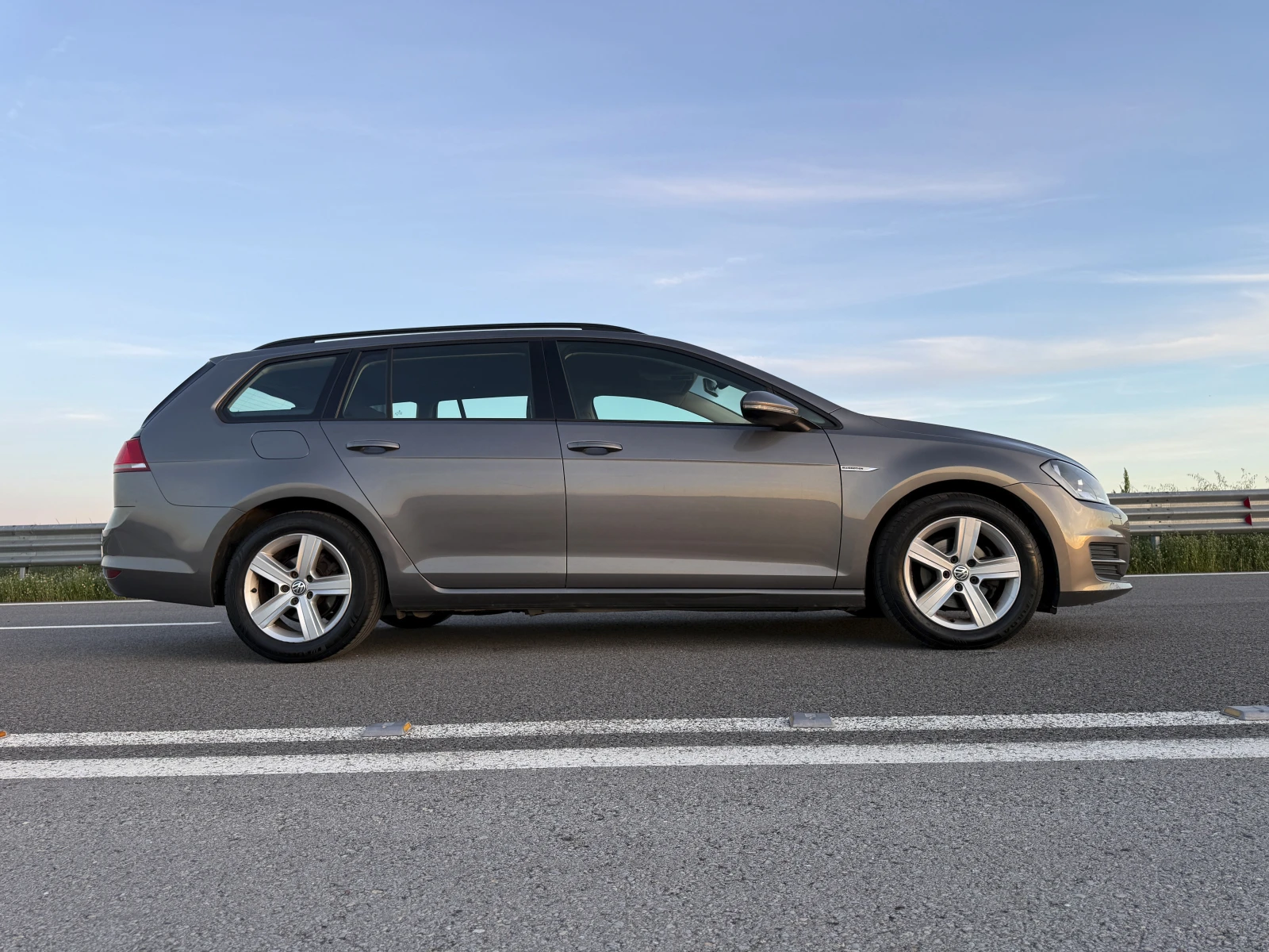 VW Golf 1.6TDI РЪЧКА, ПОДГРЕВ, СТАРТ СТОП110hp, снимка 3 - Автомобили и джипове - 54715498