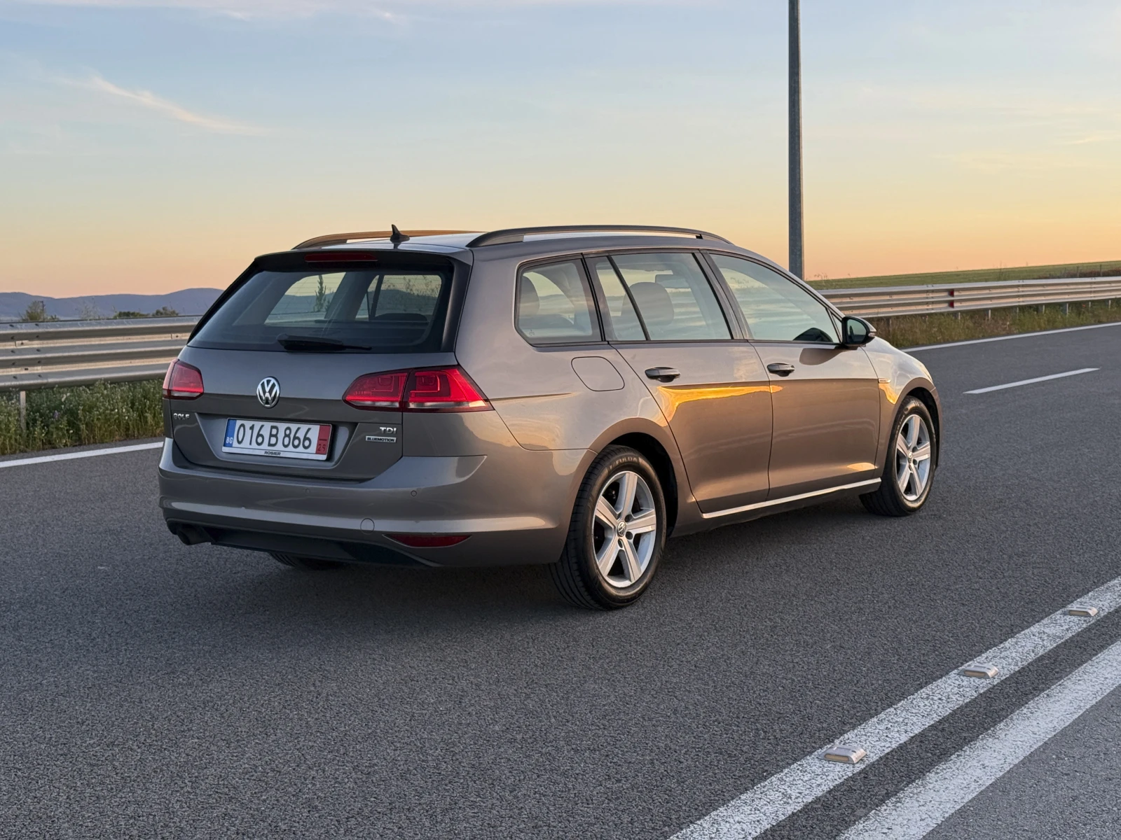VW Golf 1.6TDI РЪЧКА, ПОДГРЕВ, СТАРТ СТОП110hp, снимка 8 - Автомобили и джипове - 54715498