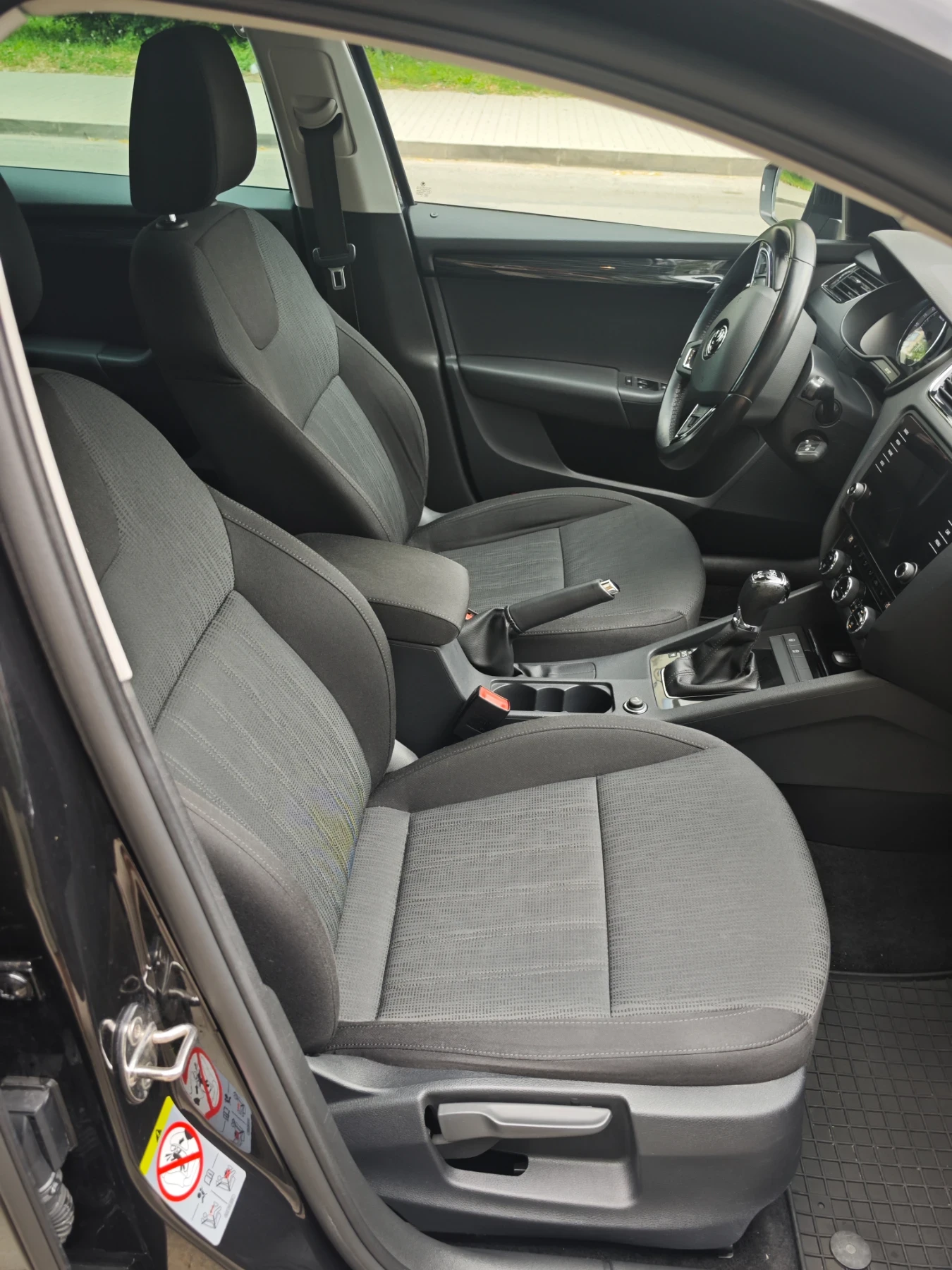 Skoda Octavia, снимка 11 - Автомобили и джипове - 54970930