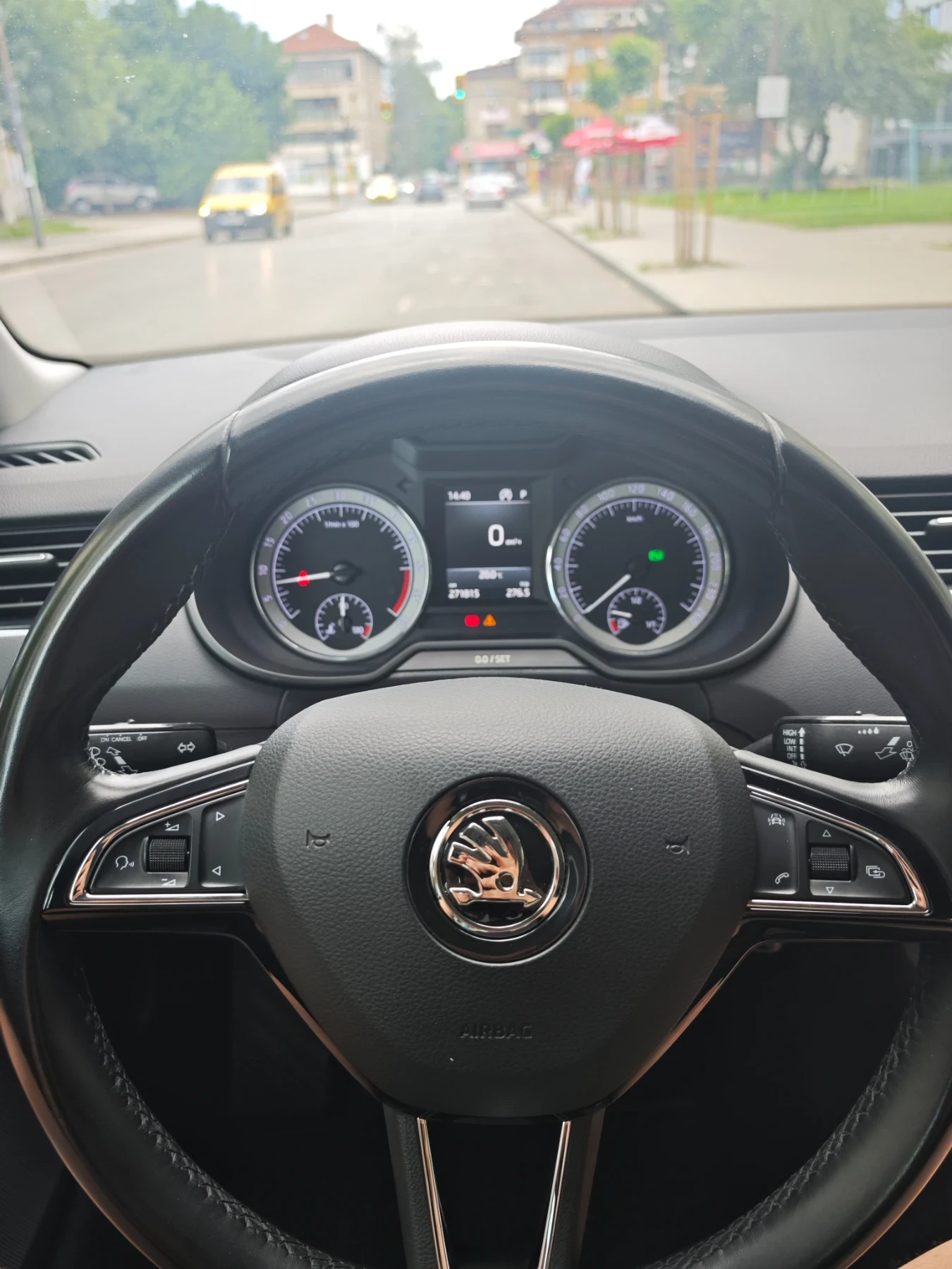 Skoda Octavia, снимка 12 - Автомобили и джипове - 54970930