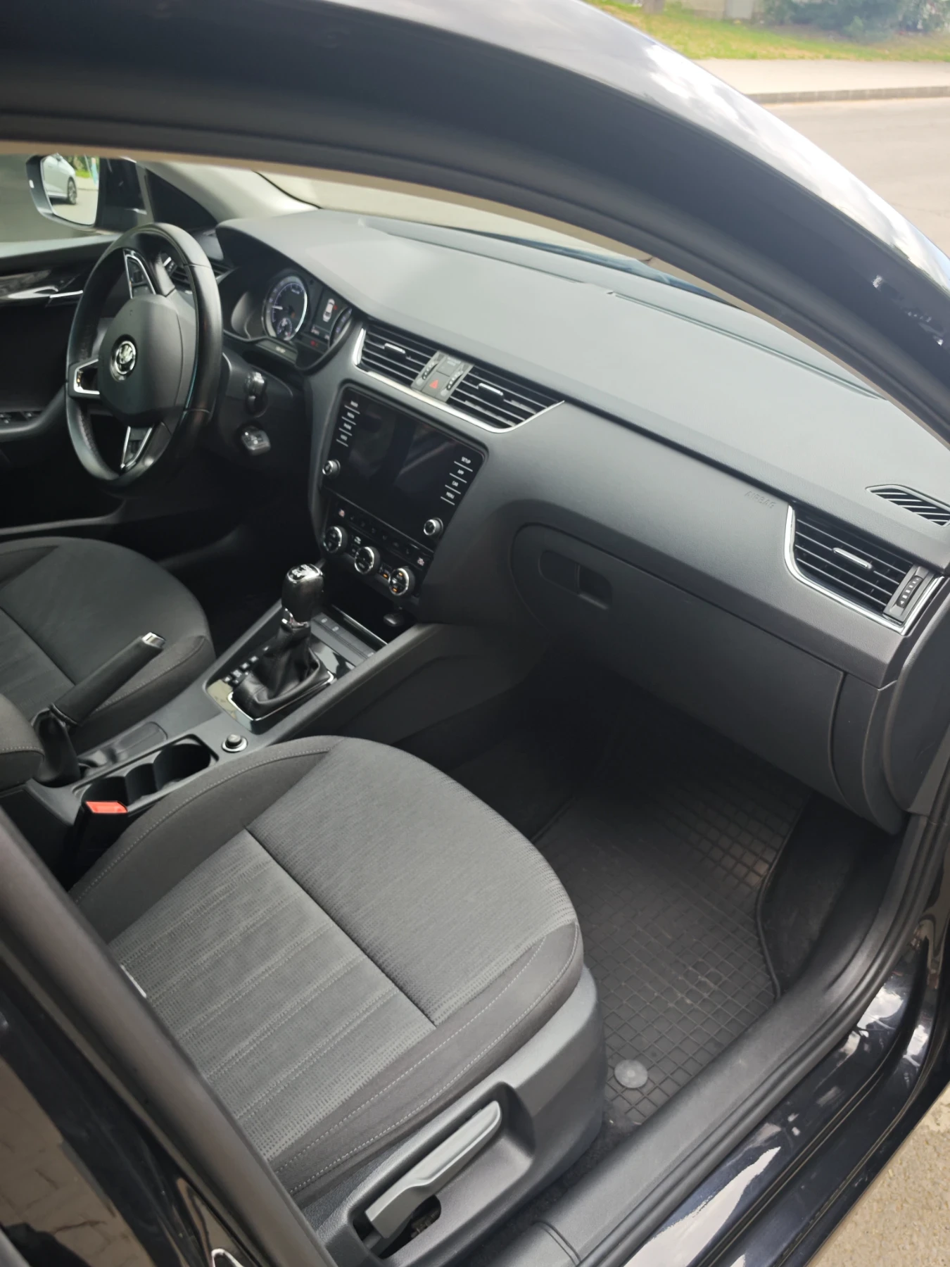 Skoda Octavia, снимка 10 - Автомобили и джипове - 54970930