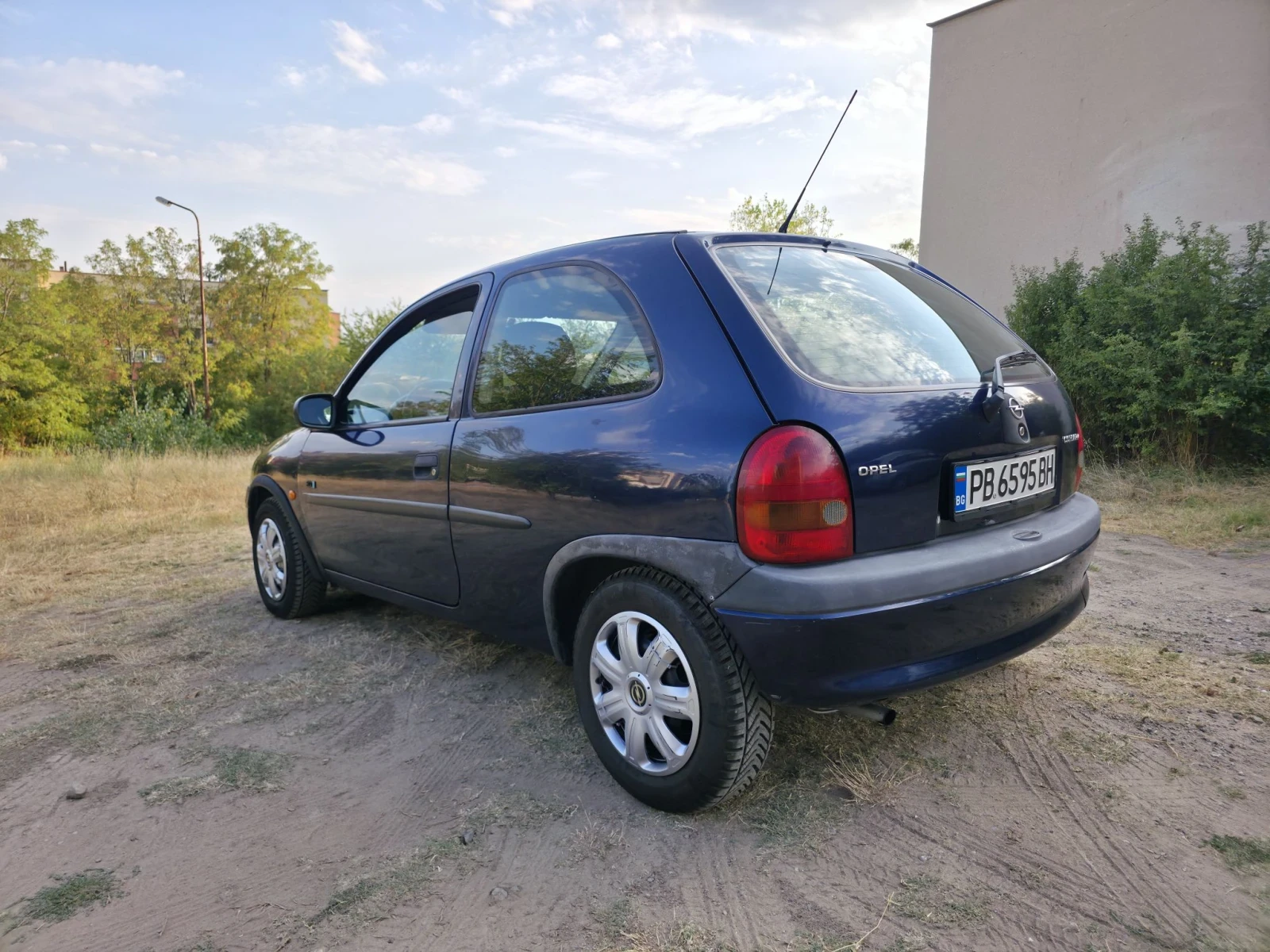 Opel Corsa 1.0i, 12V, снимка 5 - Автомобили и джипове - 55805055