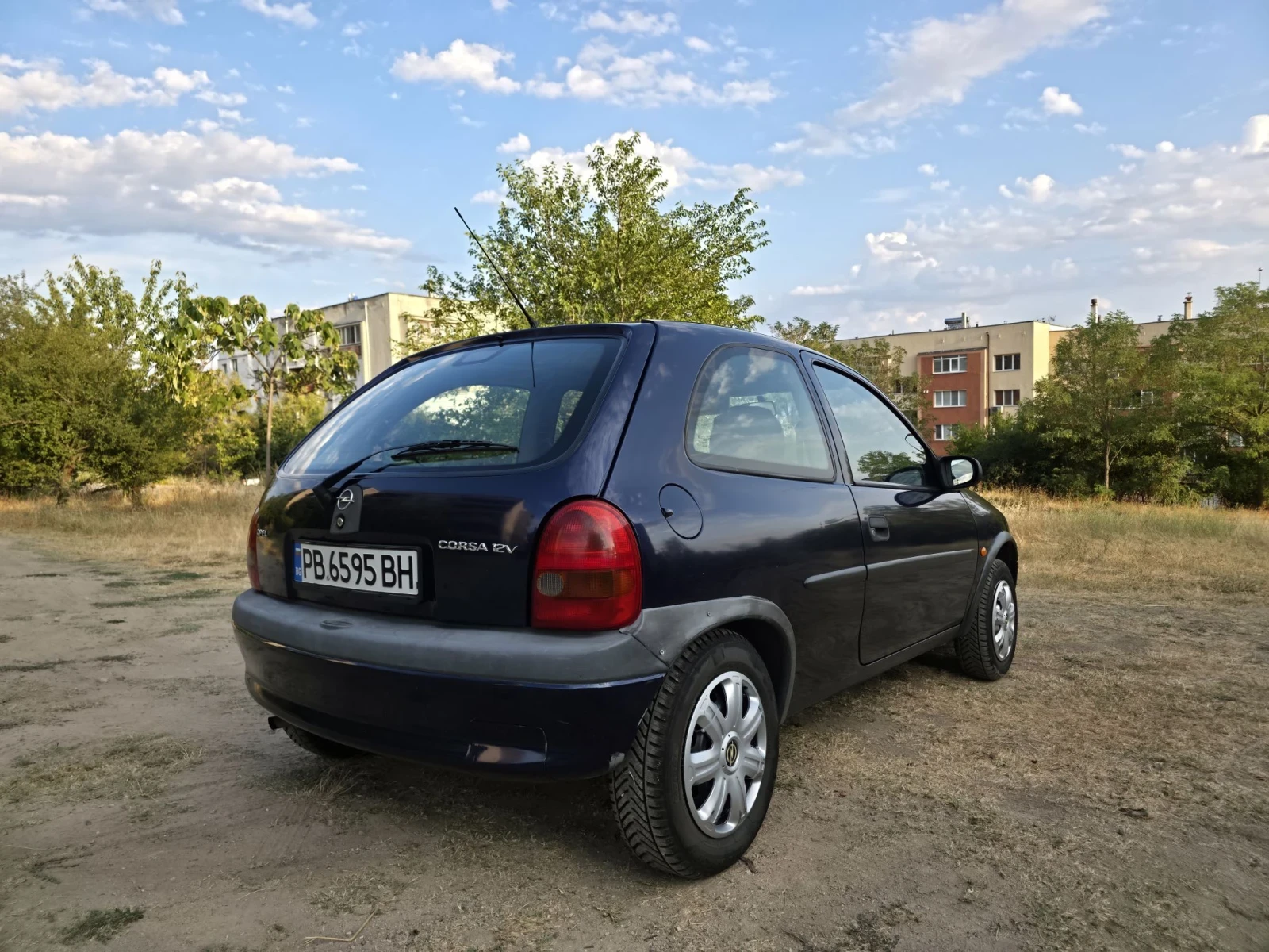 Opel Corsa 1.0i, 12V, снимка 3 - Автомобили и джипове - 55805055