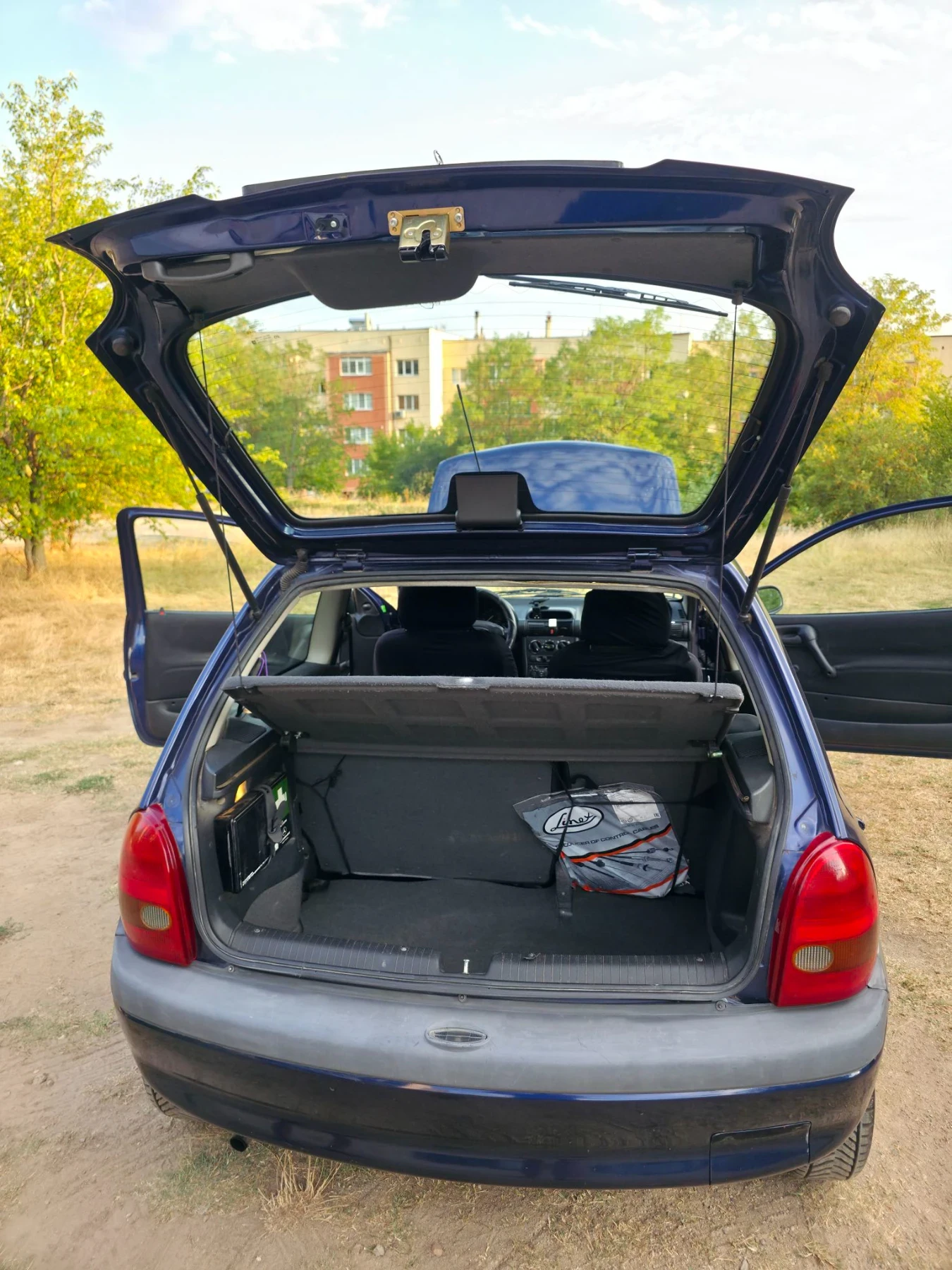 Opel Corsa 1.0i, 12V, снимка 16 - Автомобили и джипове - 55805055