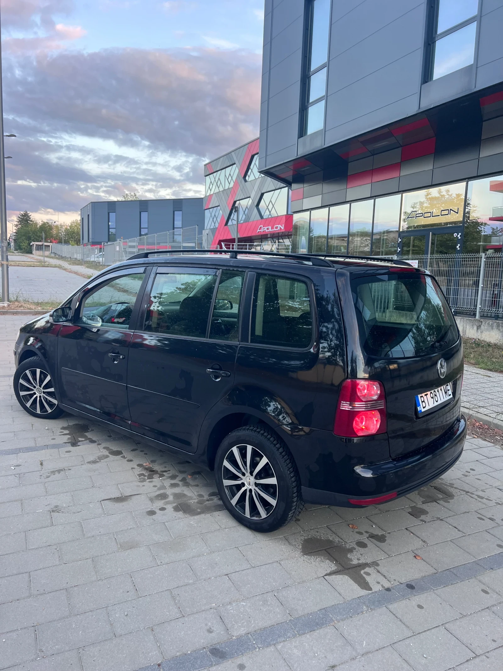 VW Touran 2.0Tdi, снимка 7 - Автомобили и джипове - 56088963