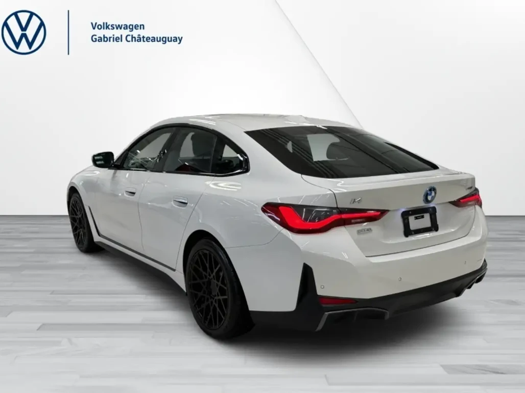 BMW i4, снимка 6 - Автомобили и джипове - 56132761