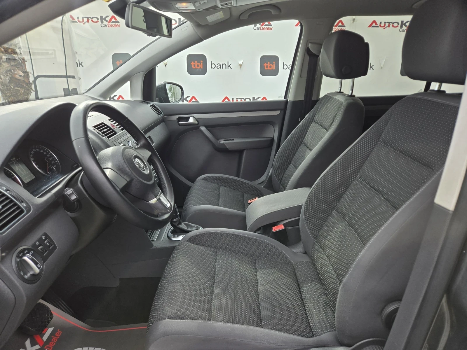 VW Touran 1.6TDI-105кс= АВТОМАТ= 7МЕСТА= АВТОПИЛОТ= ПАРКТРОН, снимка 7 - Автомобили и джипове - 56201278