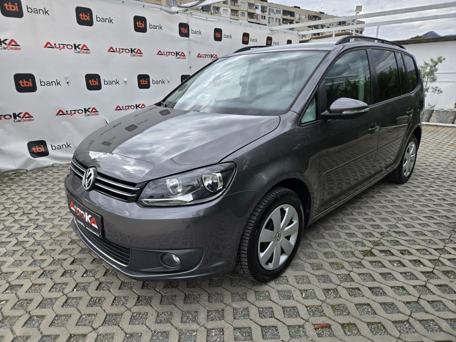 VW Touran 1.6TDI-105кс= АВТОМАТ= 7МЕСТА= АВТОПИЛОТ= ПАРКТРОН, снимка 6 - Автомобили и джипове - 56201278
