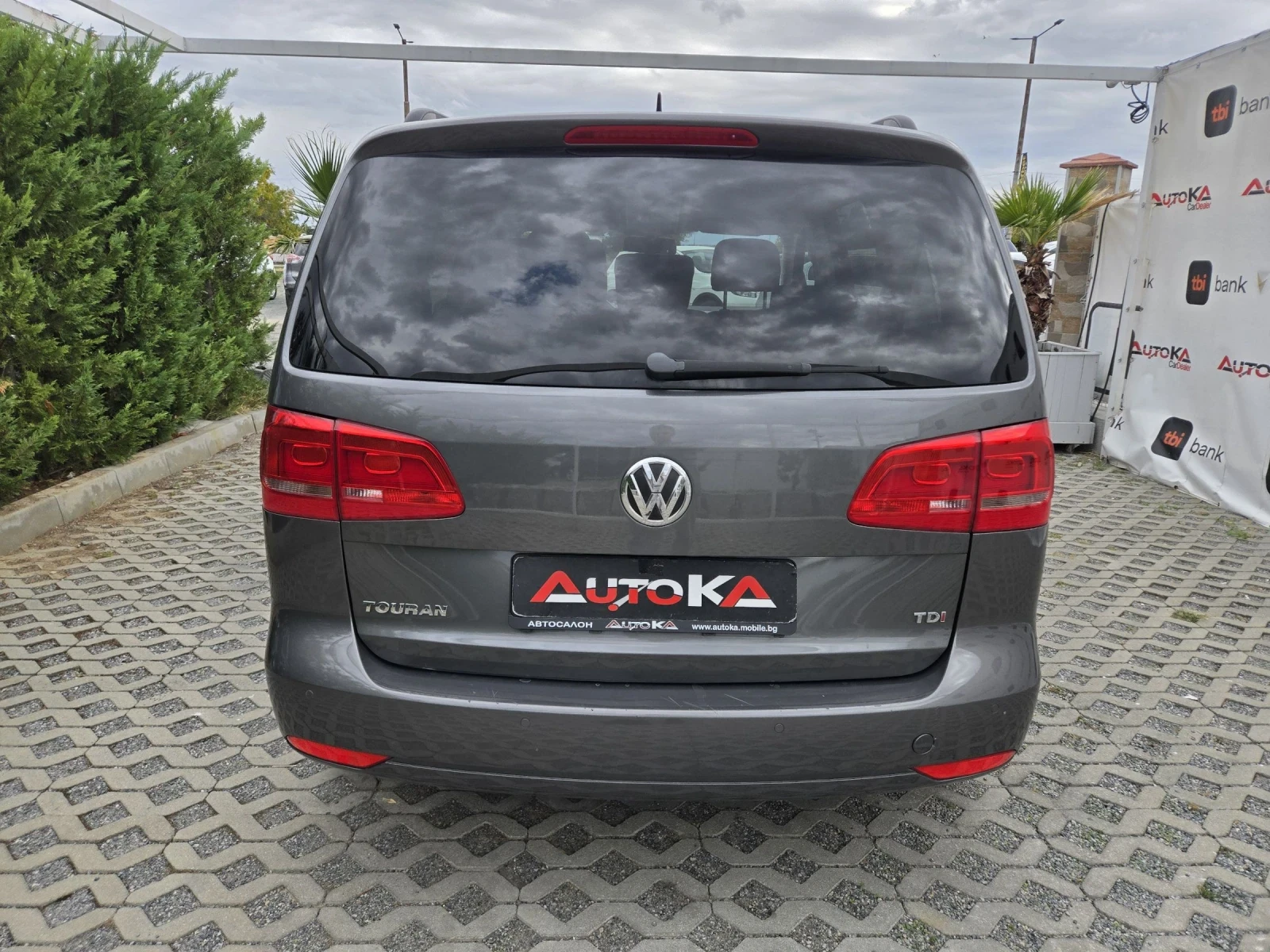VW Touran 1.6TDI-105кс= АВТОМАТ= 7МЕСТА= АВТОПИЛОТ= ПАРКТРОН, снимка 4 - Автомобили и джипове - 56201278