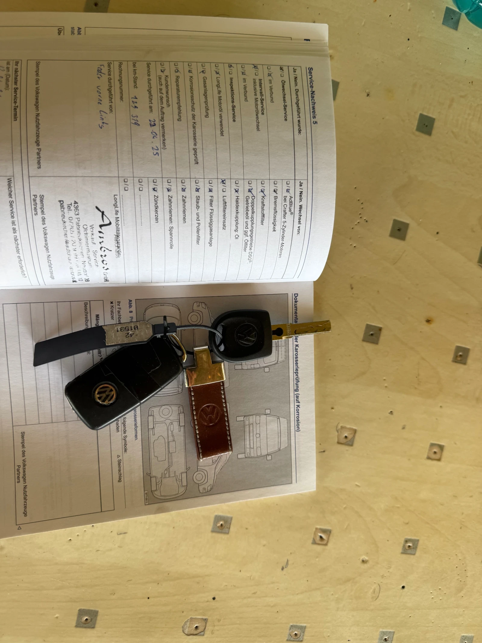 VW Caddy 1.6 TDI, снимка 15 - Автомобили и джипове - 56384074